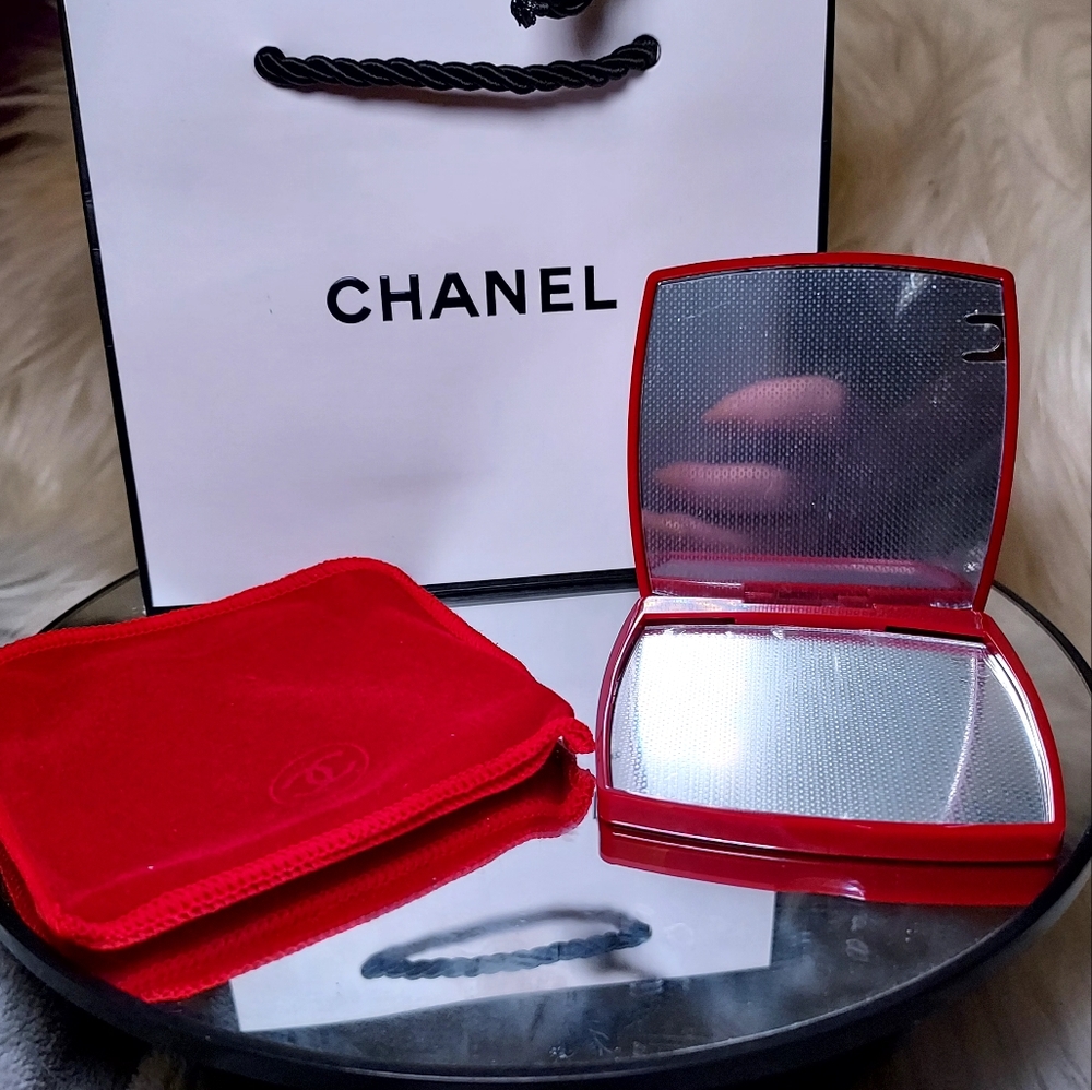 NEW Chanel 2 Dual Mirror Compact with Dustbag and Bag